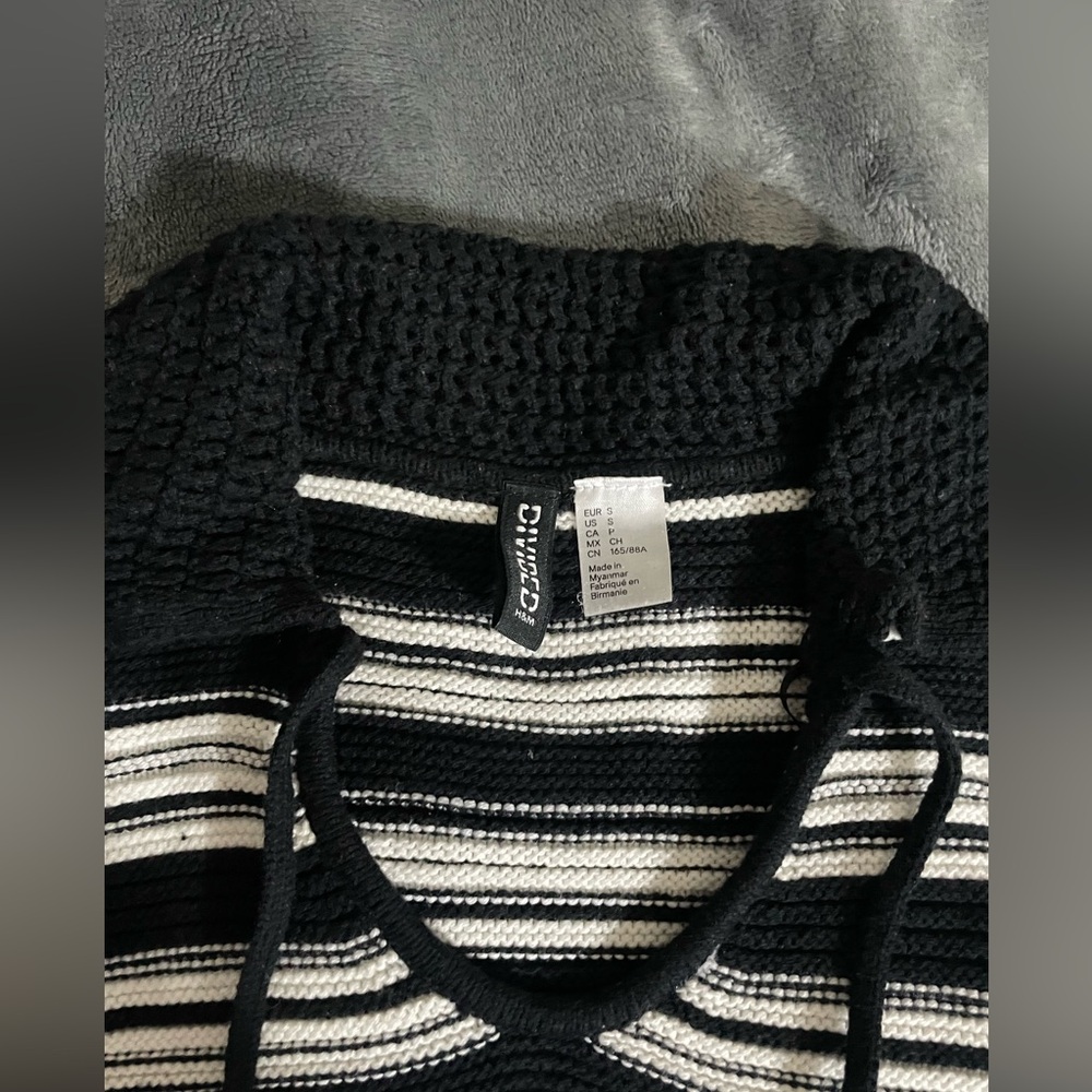 Striped Collared Purl-knit Sweater Top - Picture 2 of 4